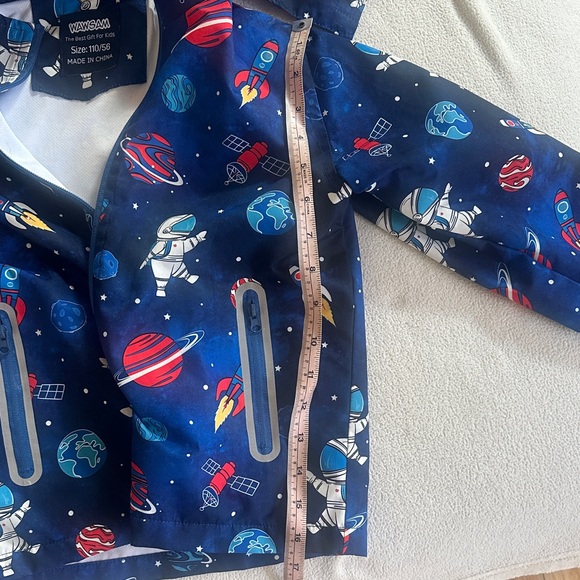 Wawsam rain coat Space Themed! - Picture 4 of 7